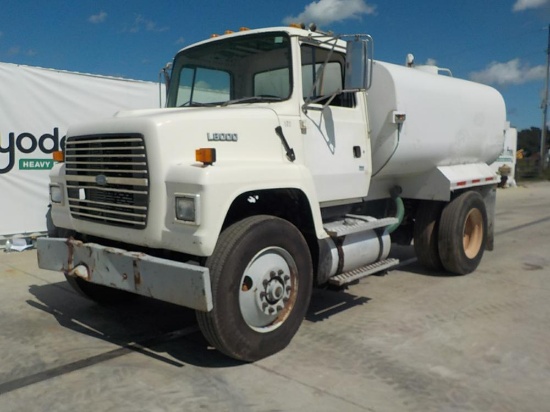 1995 Ford LN800 2000 Gallon Single Axle Water Truck, Cummins 8.3l Diesel En