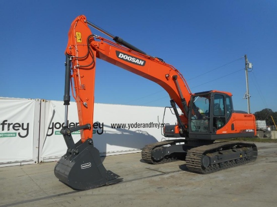 Doosan DX225LC Hydraulic Excavator, Piped, Aux Piped, 24" Pads, CV, Reverse