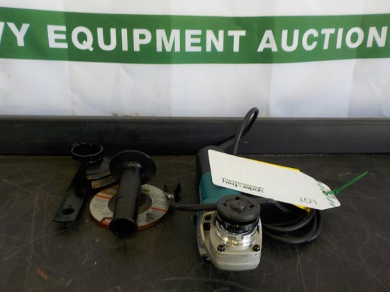 Makita 9557PB 4 1/2" Angle Grinder - 1 Yr Factory Warranty