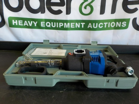 1" Impact Wrench w/6" Anvil 1900 ft/lb Torque, Plastic Case - Unused
