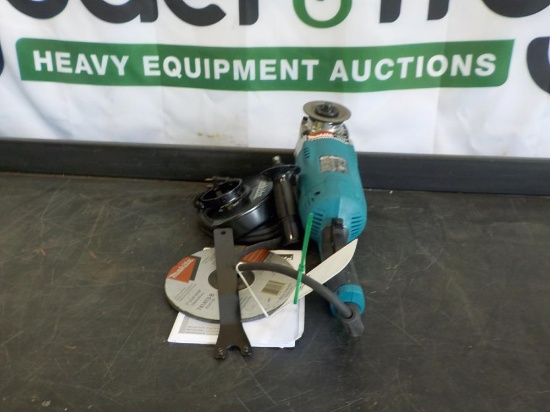 Makita GA7021 7" Angle Grinder w/AC/DC Switch - 1 Yr Factory Warranty