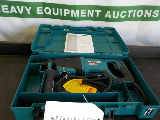 Makita HR2641 Rotary Hammer Corded - 1 Yr Factory Warranty