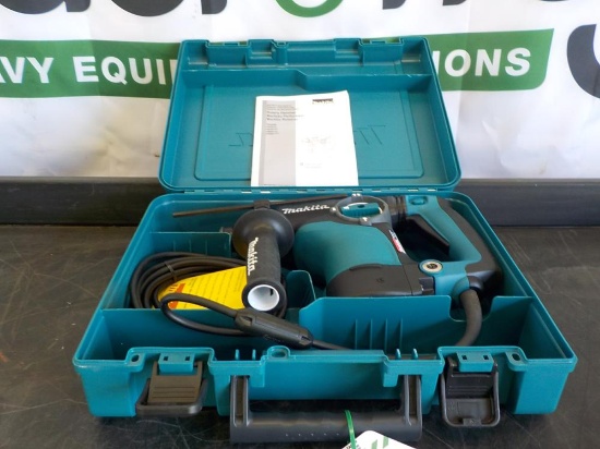 Makita HR2811F 1 1/8" Rotary Hammer - 1 Yr Factory Warranty