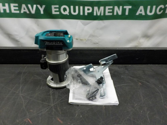 Makita  XTRO1Z-B Cordless Trimmer (Tool Only)