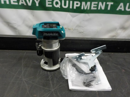 Makita  XTRO1Z-B Cordless Trimmer (Tool Only)