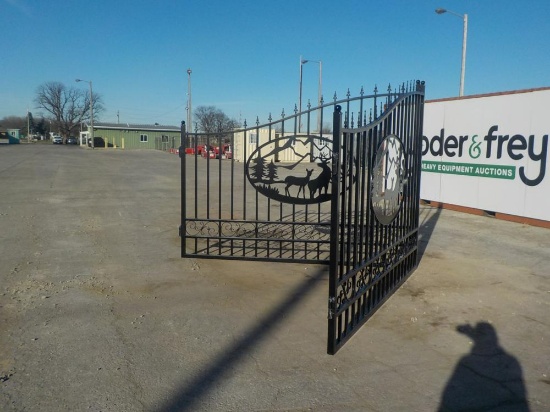 Great Bear  20' Bi-Parting Gate c/w Animal Print - Unused