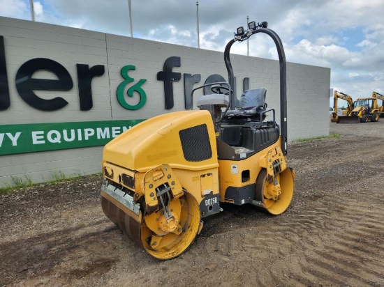 2015 Volvo DD25B Double Drum Vibrating Roller c/w Roll Bar
