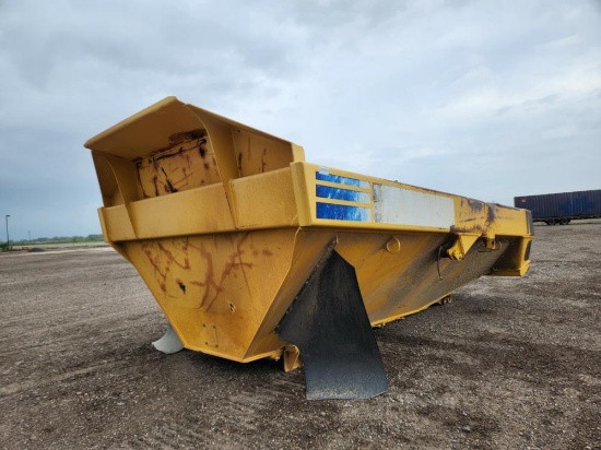 Komastu HM400 Dump Bed c/w Lift Cylinders