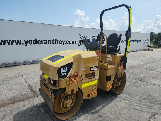 2011 Caterpillar CB22 Double Drum Vibrating Roller, Roll Bar (1,501 Hours)