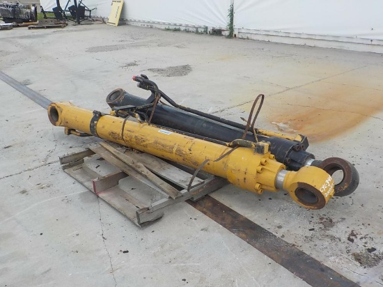 Cylinders to suit Excavator (2 of)