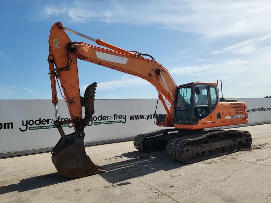 2014 Doosan DX225LC-3 Hydraulic Excavator c/w cab, A/C, 32" TBG, Aux Hydrau