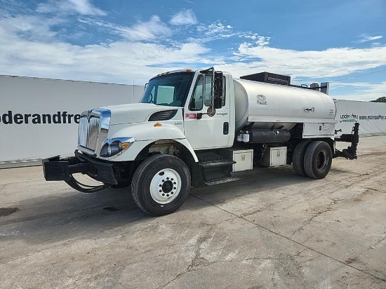 2008 International 7300 SBA 4x2 Asphalt Distributor c/w Etnyre Black Topper