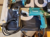 Makita  14 Pc 18V Power Tool Kit c/w Leaf Blower,61/4