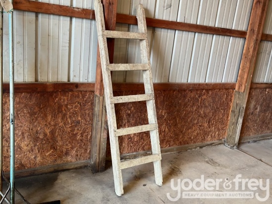 6' Wooden Ladder