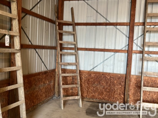 10' Wooden Ladder