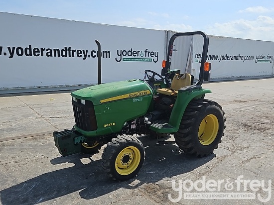 John Deere 3032e