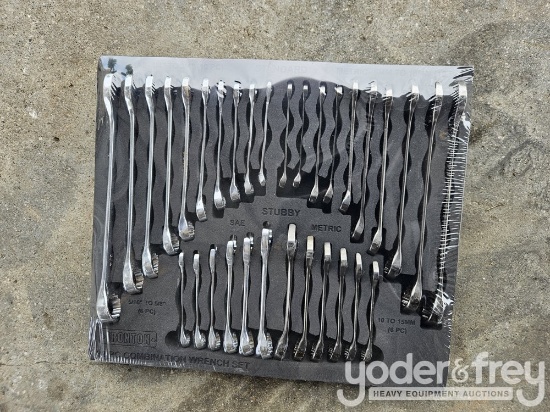 32 pc Combination Wrench Set c/w Case, Grip