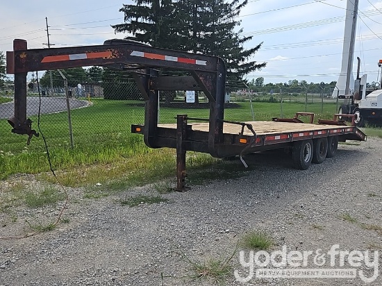 Tri Axle Gooseneck Trailer, Ramps, Beaver Tail