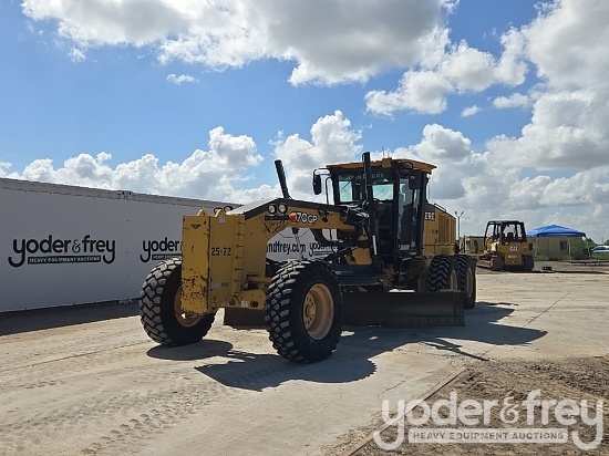 2012 John Deere 670GP