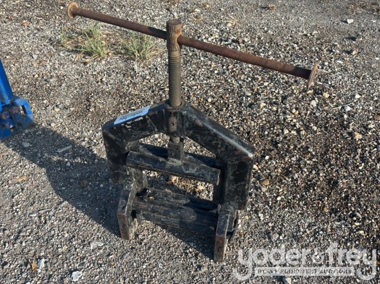Plastic Pipe Squeeze Tool