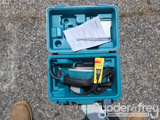 Makita 3-1/4" Planer c/w Tool Case, Recondition (RP0800K) (1 yr Factory Warranty)