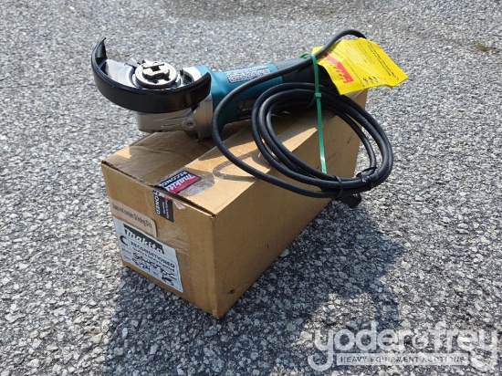 Makita 4 1/2" Angle Grinder, Recondition (GA4570) (1 YR Factory Warranty)