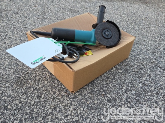 Makita 4 1/2" Angle Grinder, Recondition (9557NB) (1 yr Factory Warranty)