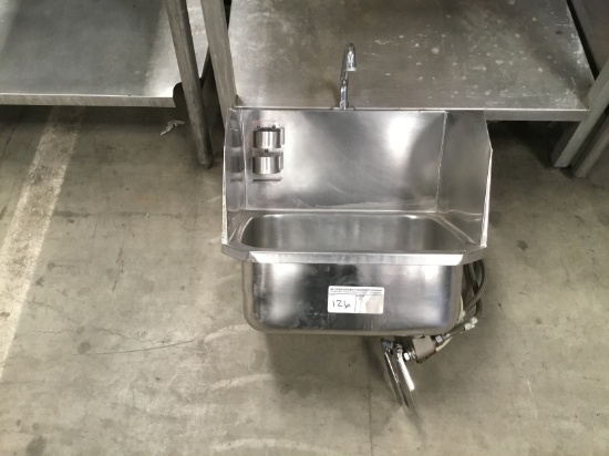 S.S. HAND SINK W/ KNEE PETALS