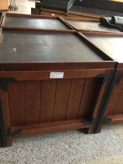 3' x 3' produce display box