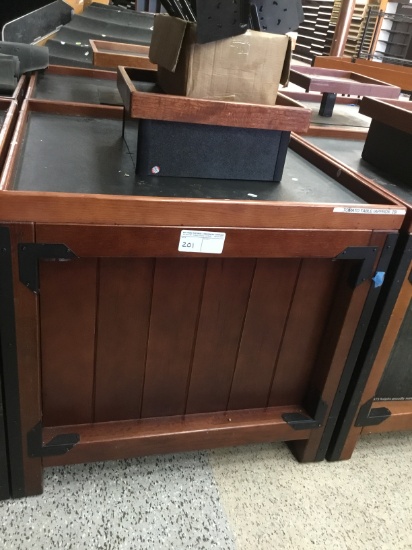 3' x 3' produce display box