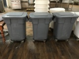 One lot 3 trashcans