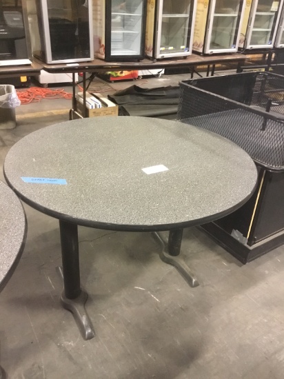 ROUND TABLE