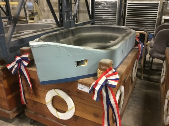 ICE DOWN SEAFOOD BOAT DISPLAY