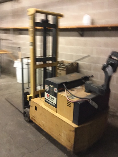 BIG JOE FORKLIFT