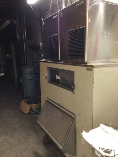 FOLLETT FLACKER ICE MACHINE