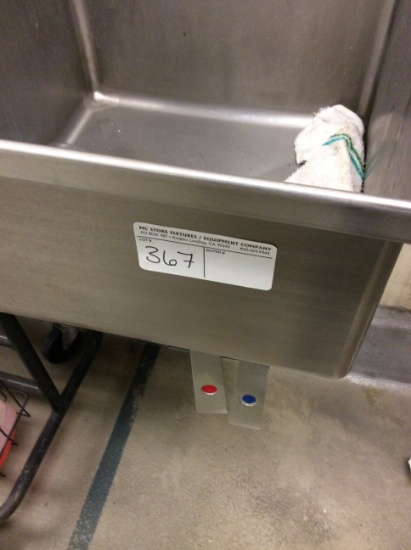 S.S. hand sink with knee pedals