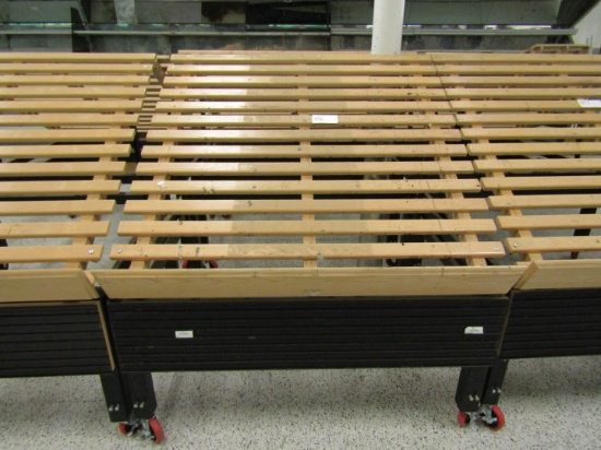 4'X4' PRODUCE TILTING DISPLAY ON WHEELS