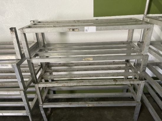 1 lot 3' alum. Dunnage racks
