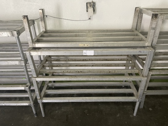 1 lot 3' alum. Dunnage racks