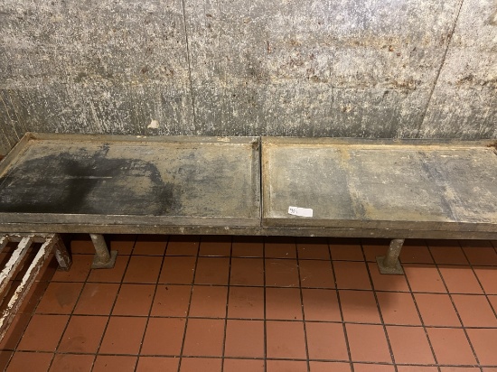 1 lot metal dunnage racks