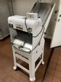 Oliver bread slicer