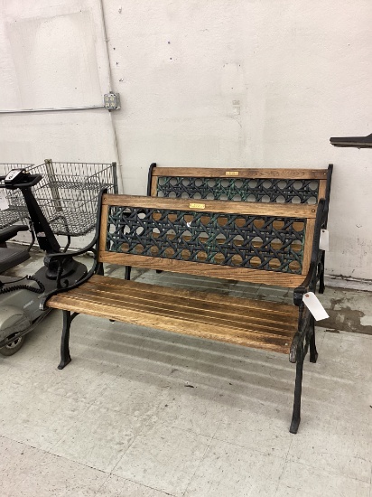 4' WOOD AND METAL BENCH