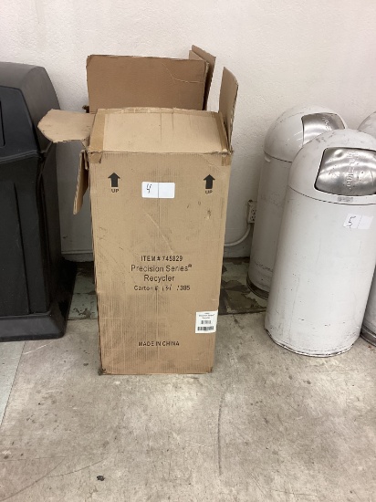 1 LOT 2 SILVER METAL GARBAGE CANS