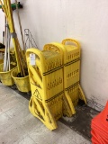 1 LOT RUBBERMAID FOLDING FENCE