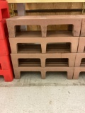 1 LOT 3 BEIGE PLASTIC DUNNAGE RACKS
