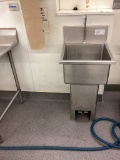 HAND SINK WITH FOOT PEDALS