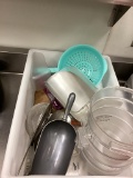1 LOT MISC DELI PLASTIC CONTAINERS