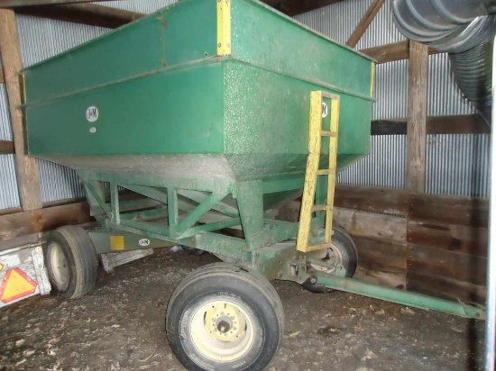 J&M 250 bu Gravity Wagon