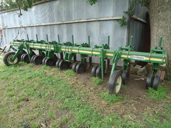 Wetherall 2700 Cultivator