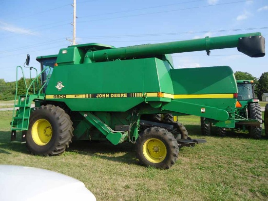 JD 9500 Combine